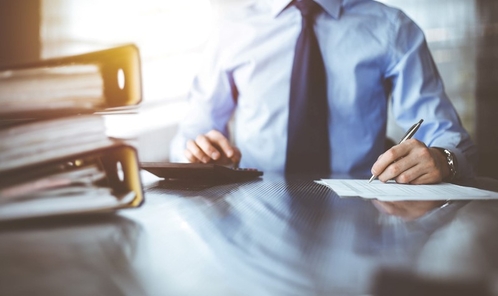 Doorgeefluik bij fraude: geen aftrek, wel afdracht